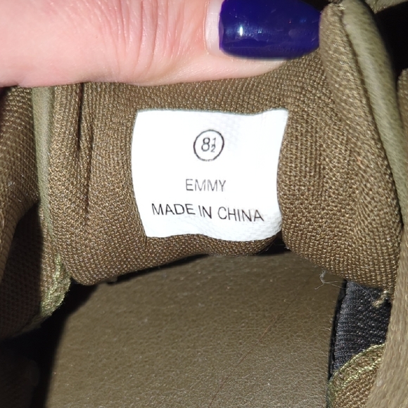 WONDER Emmy - Olive Lace-Up Sneakers 8.5 - Picture 9 of 9